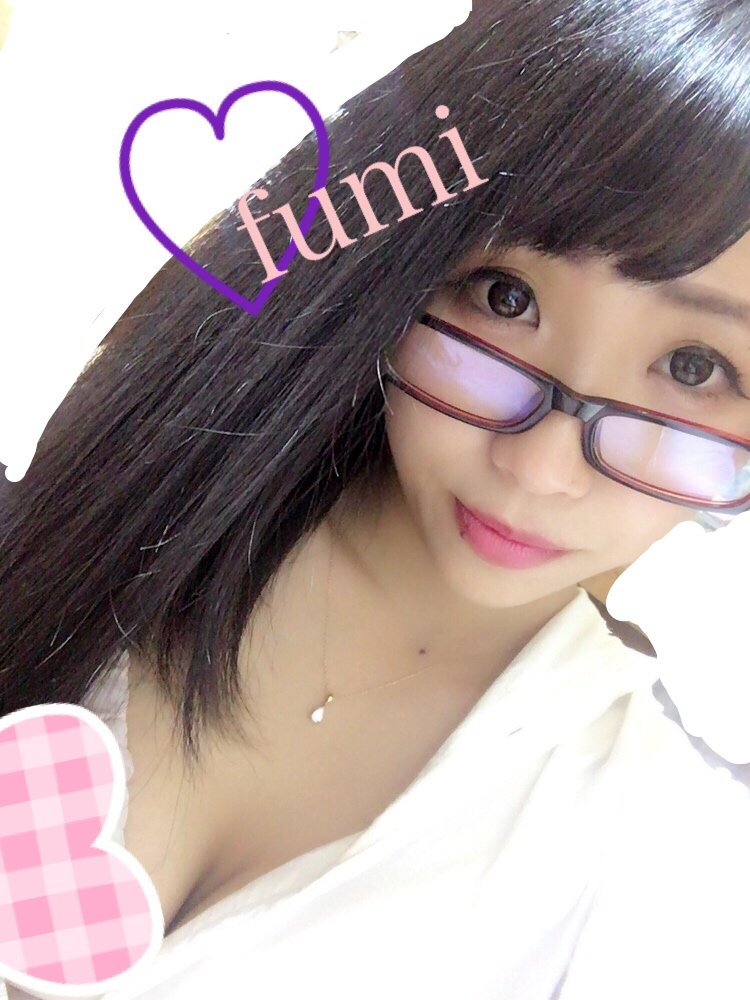 秘書コス写メでこんばんわ♥