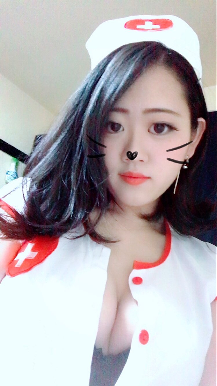 今度はナースのコスプレしました(照)