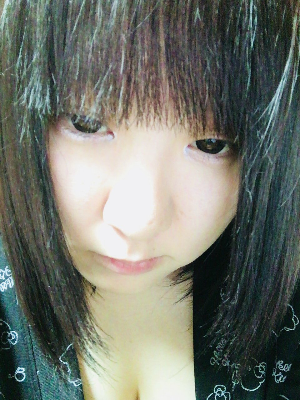 前髪伸びた(T^T)