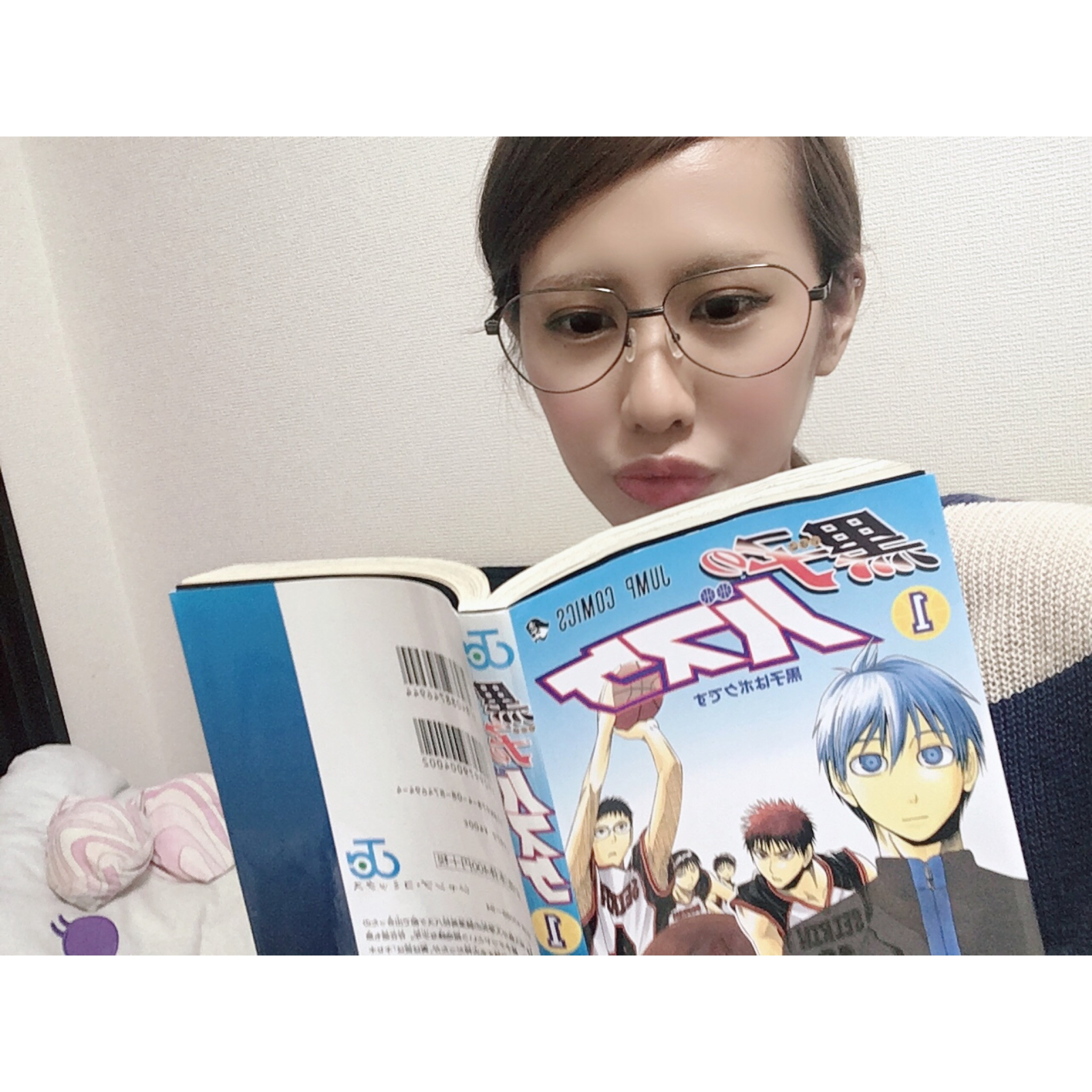 七三分け風伊達め系女子