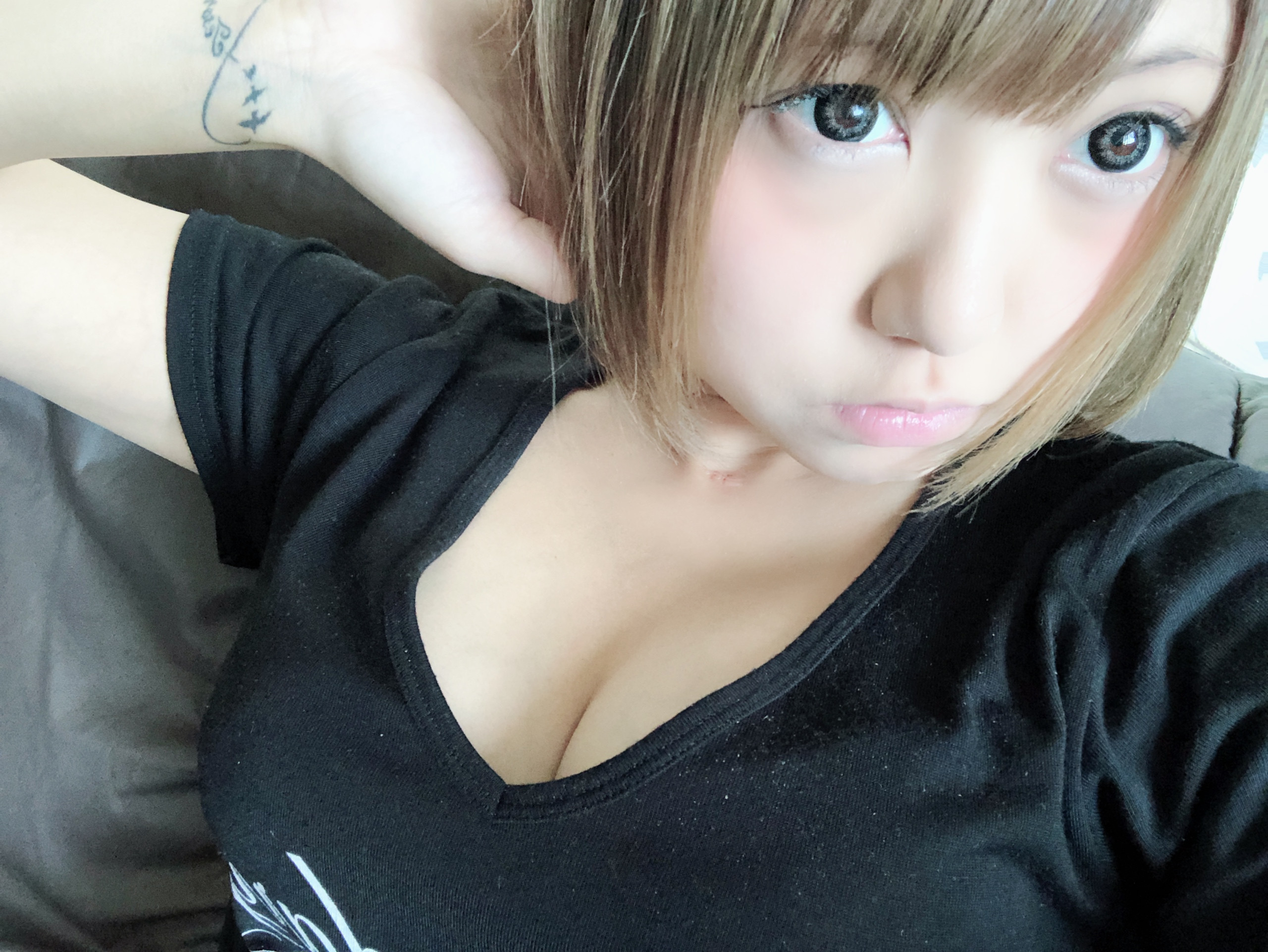 ねぼーしたよーー。