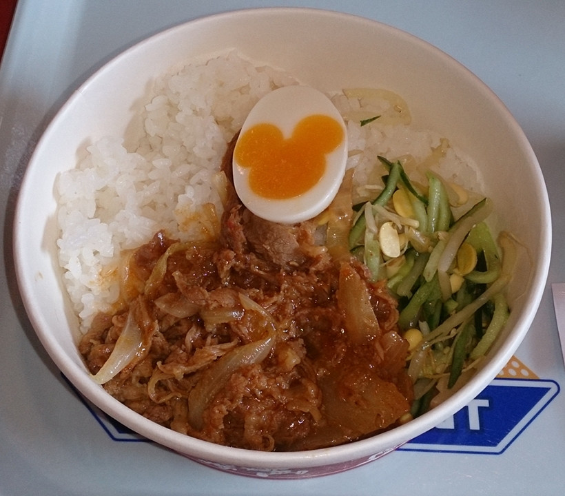 お昼ごはん♪ゆでたまご♪