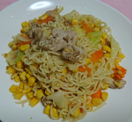 お昼ごはん♪塩焼きそば♪