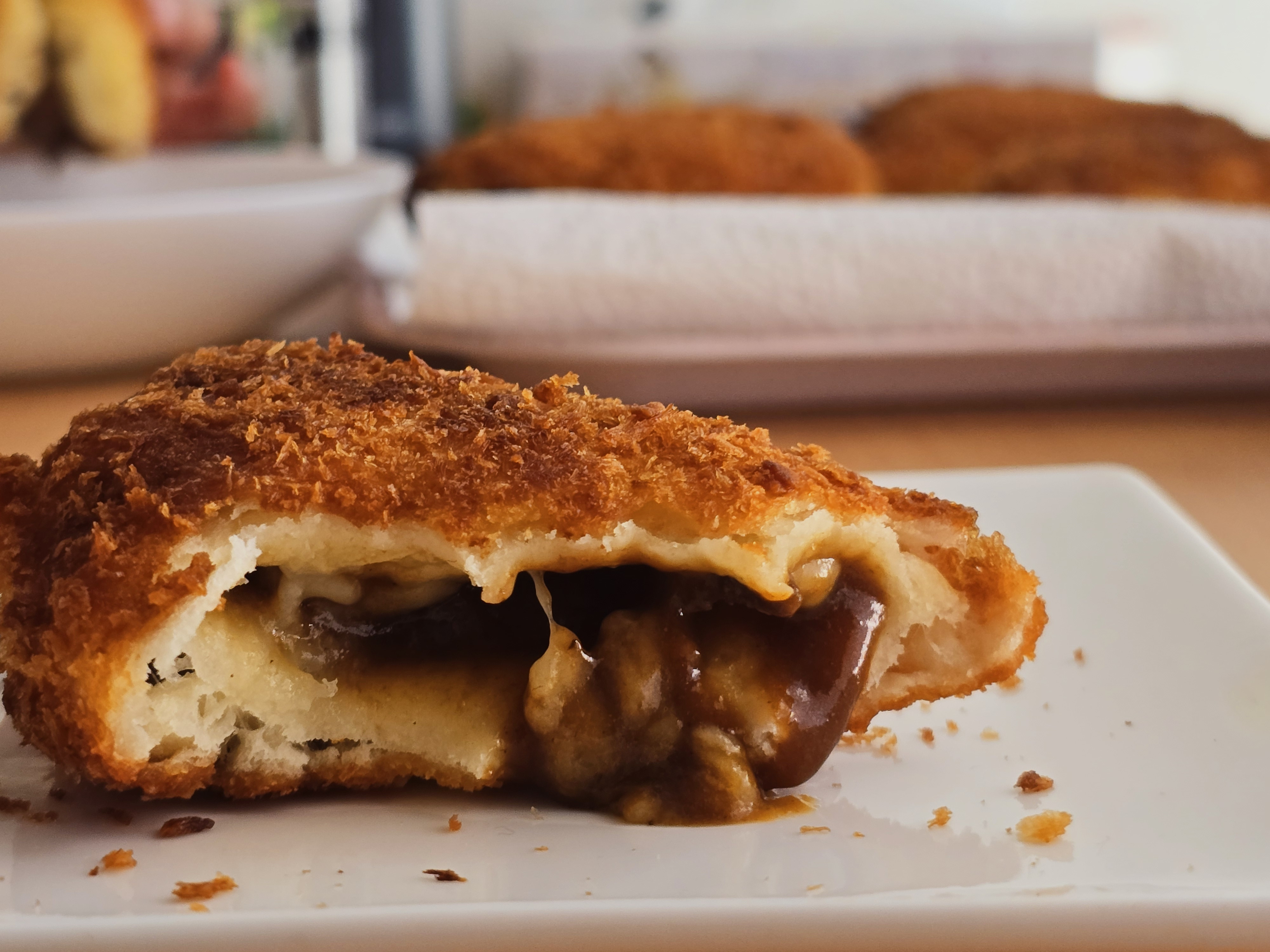 チーズカレーパン?