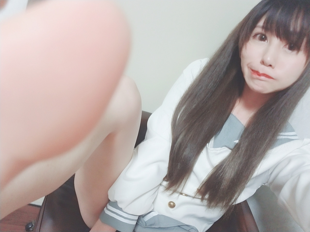 制服×ナマ足=最強かも??