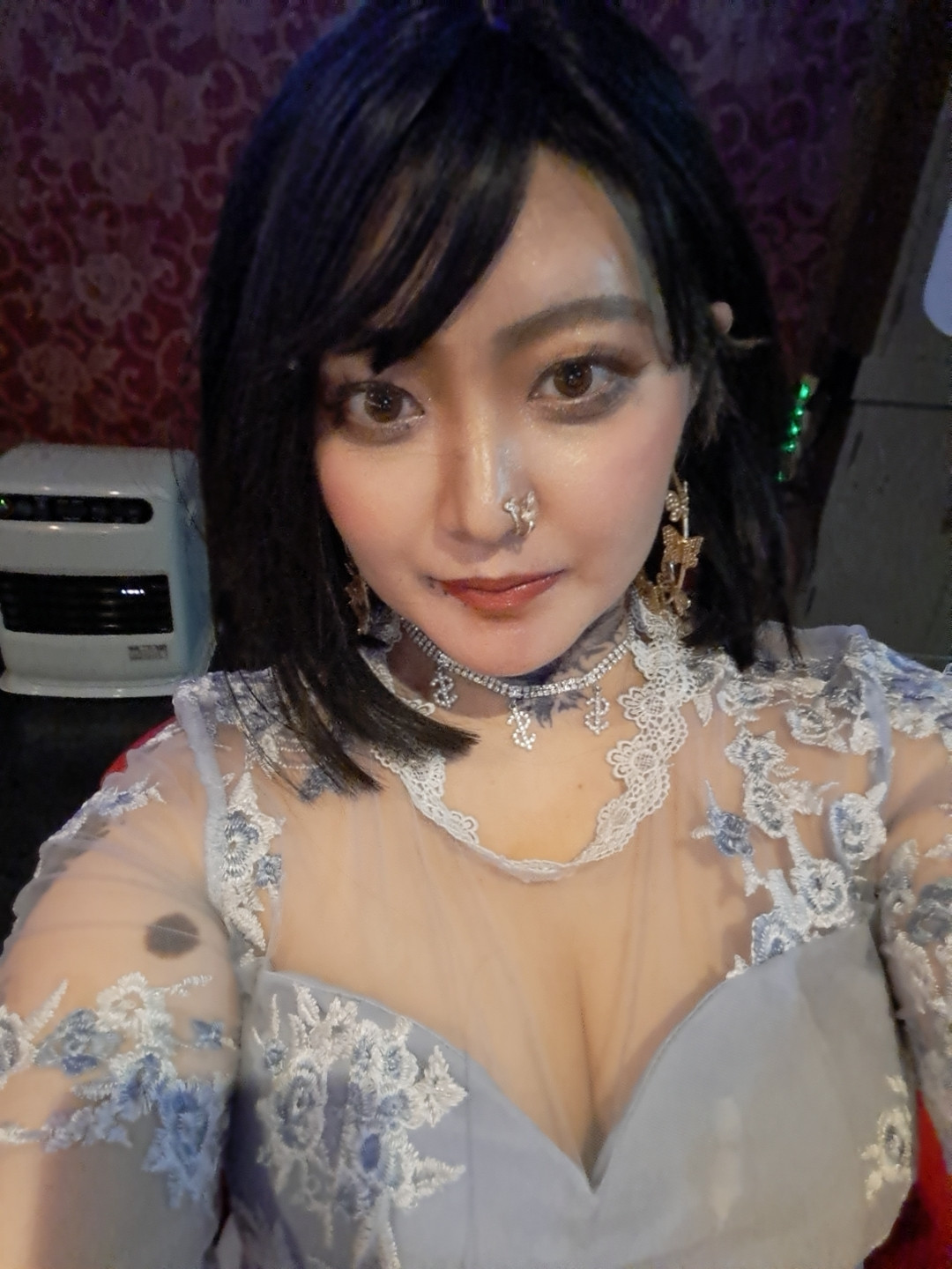 15時ライブ。現役スナック勤務、経営者。