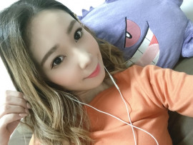 む