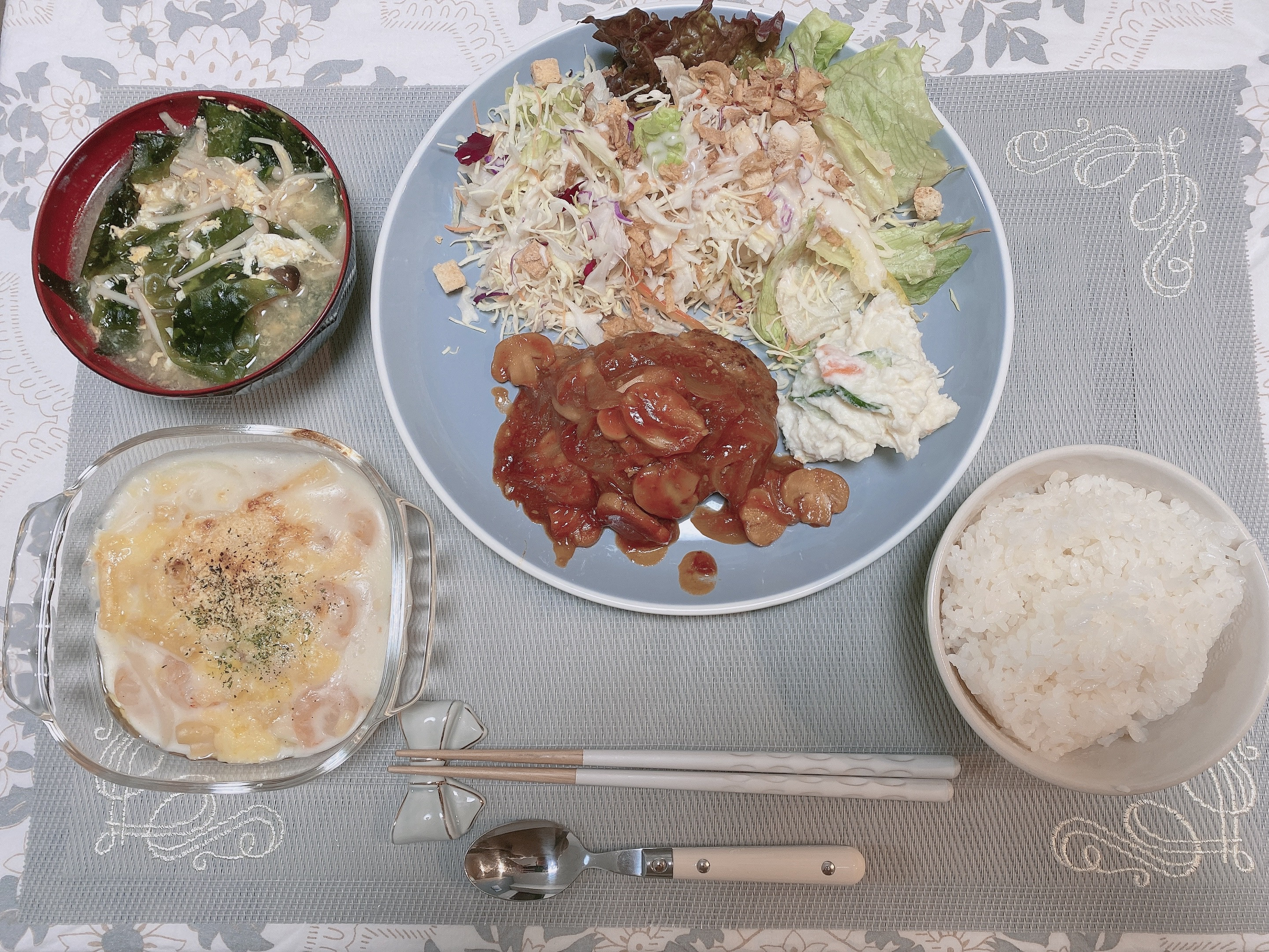 食べすぎた、、、、