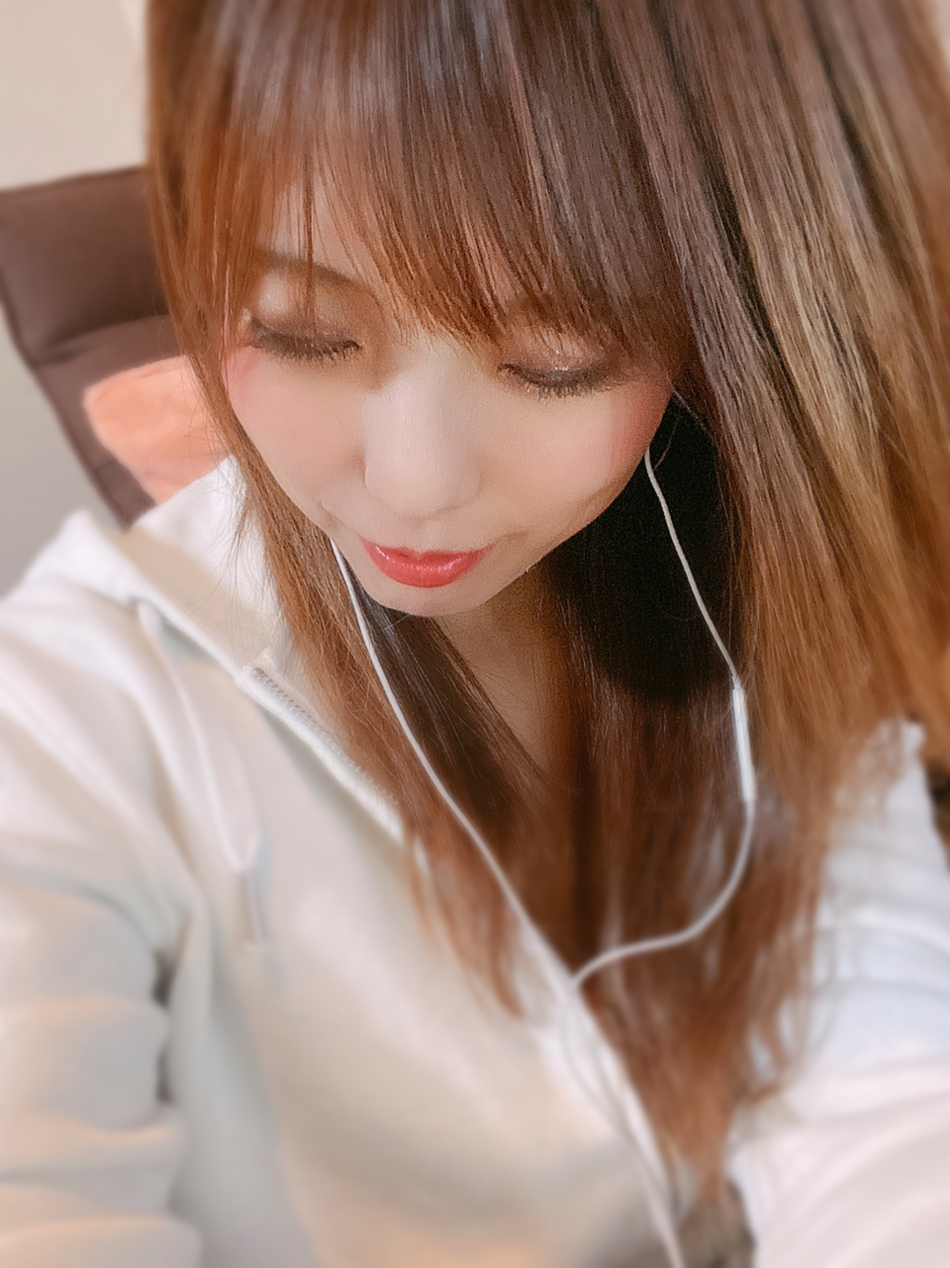 初めまして、あやなです?