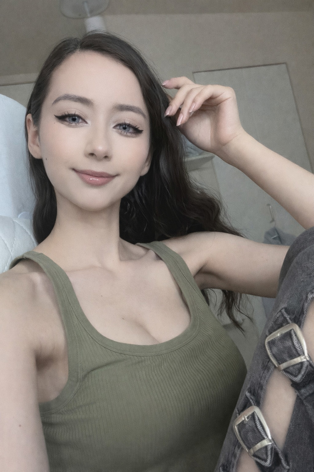 お気に入りのセクシーパンツ履いた！見て！