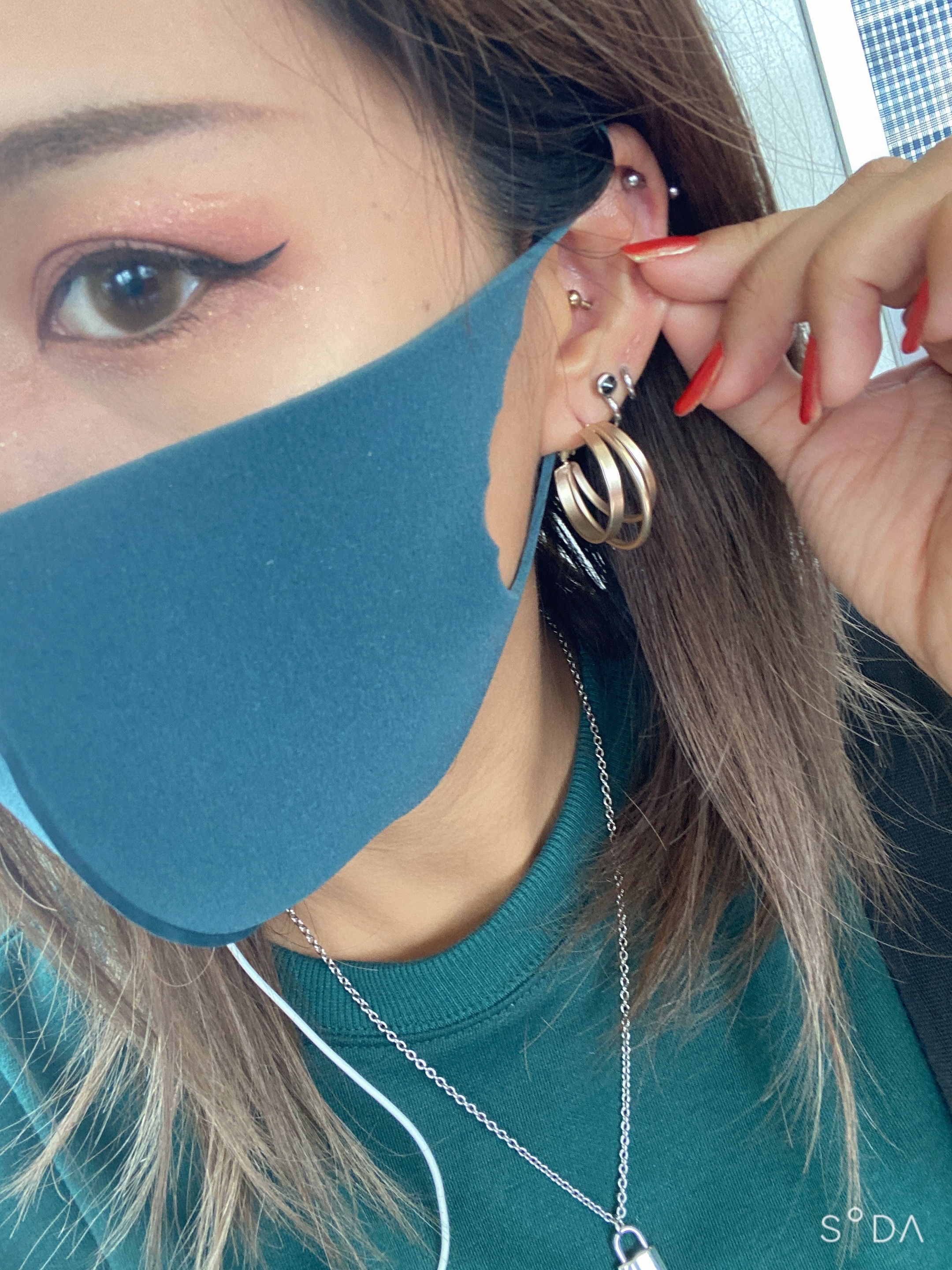 新しいピアス?