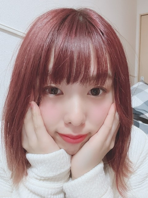 髪切って染めました?