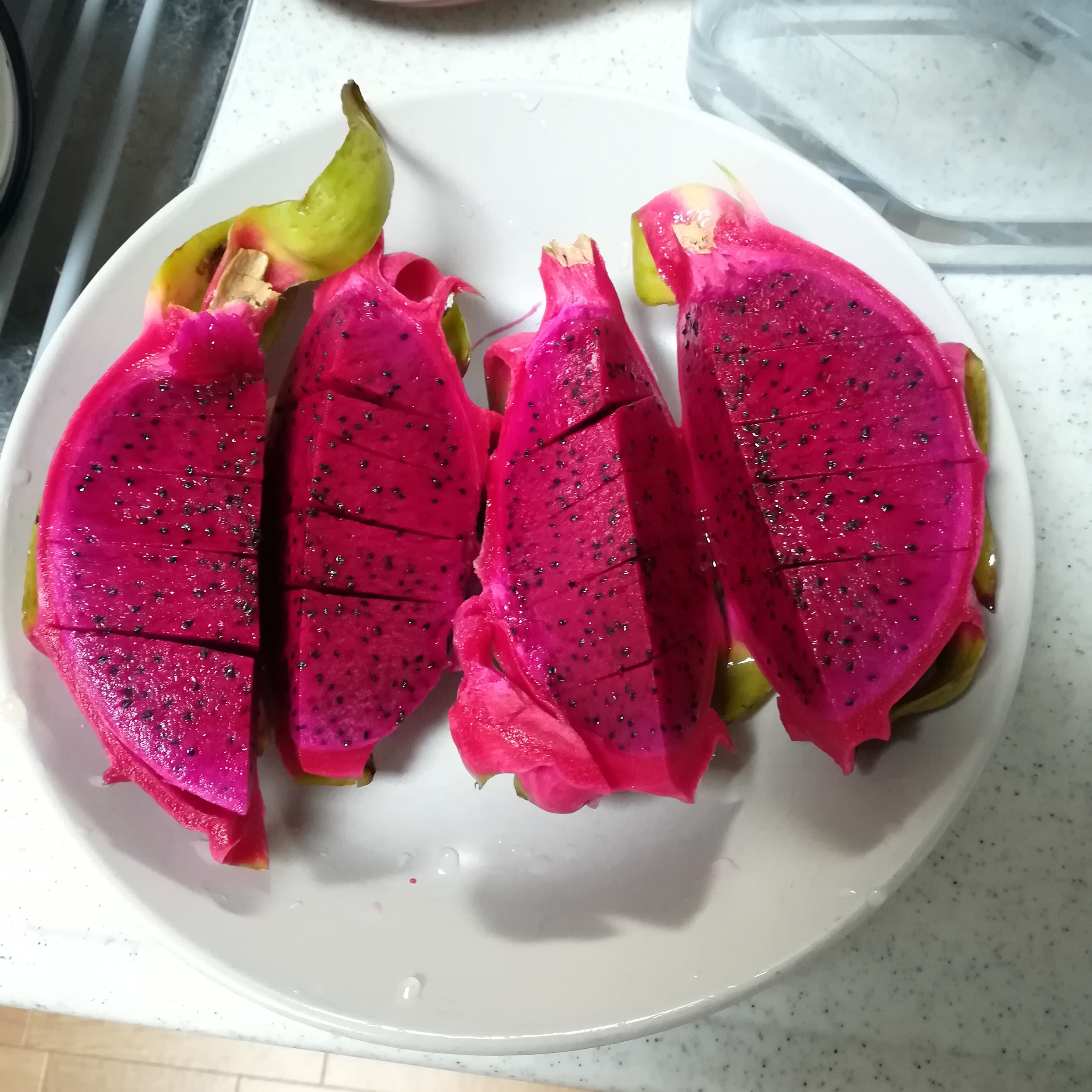 ドラゴンフルーツの美味しい季節?