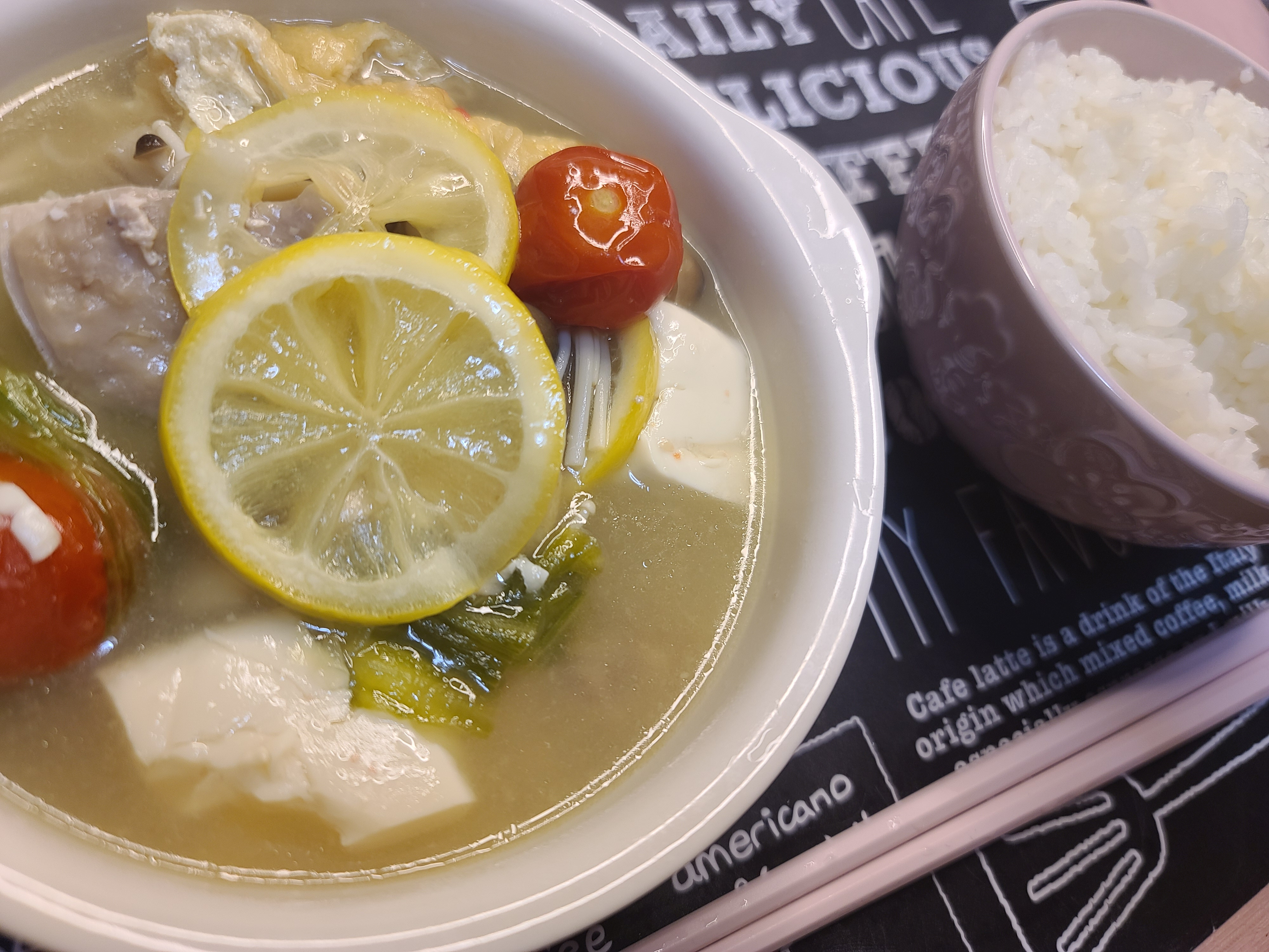 今日は予告通りレモン鍋?