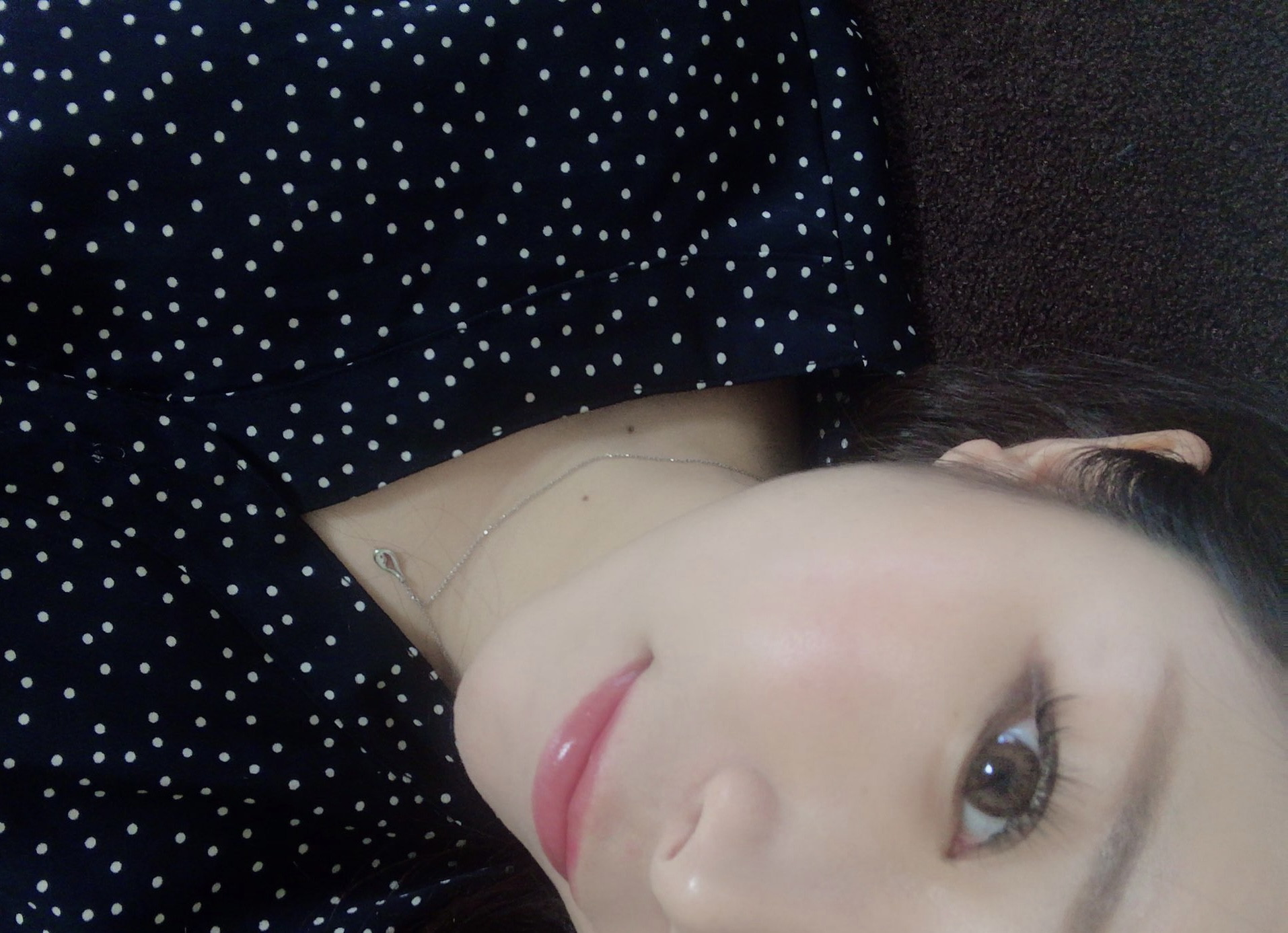 自撮りとともに自己紹介！