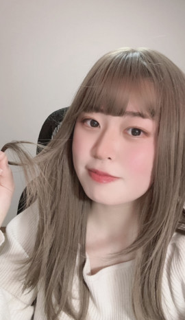 髪色変えた！