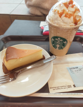 みいです！スタバにハマり中！甘いもの好き
