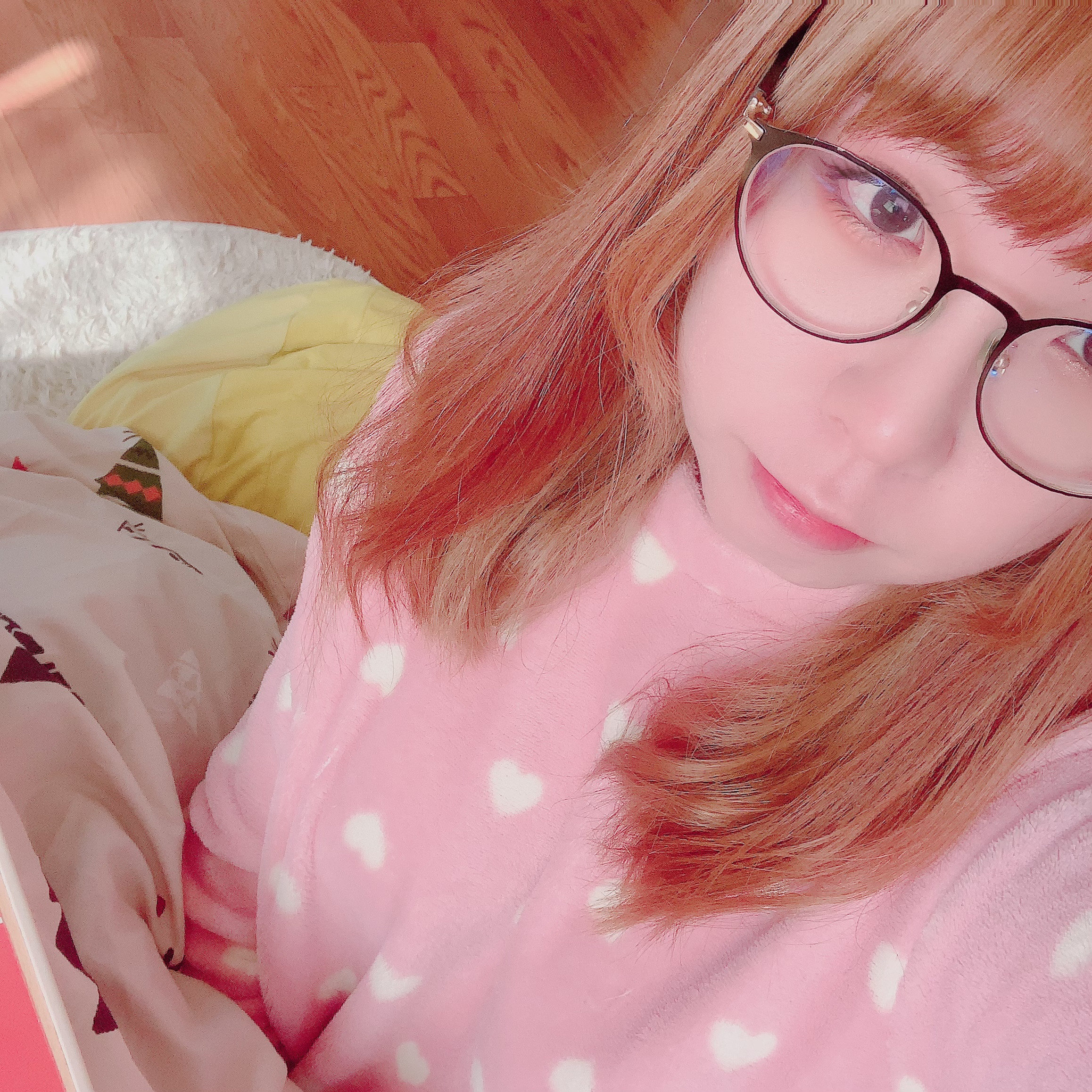 ▼ モナ は 頭を悩ませている ！