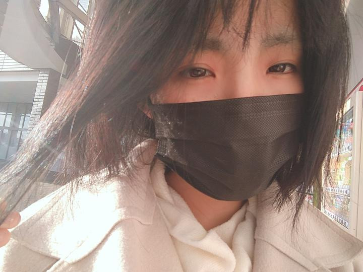 あやがここのブログ初めて書く日