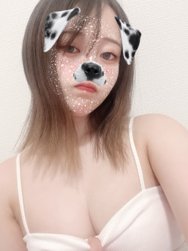 あっつい'.-~-)::