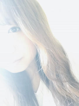 はじめまして*･:.｡