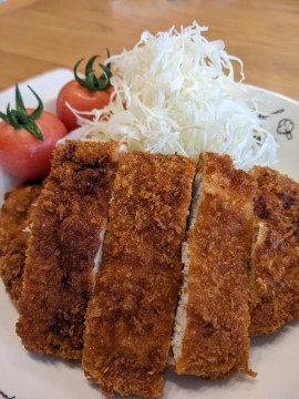 今日はとんかつ♪