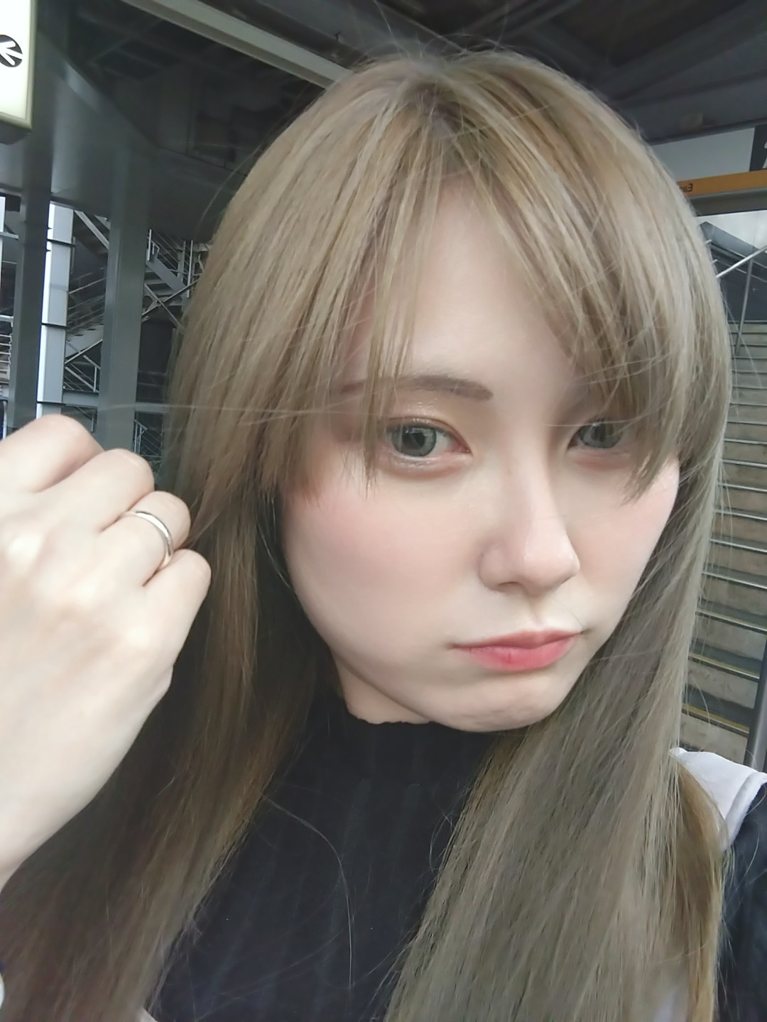 ベージュ×アッシュ