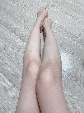 私の生足はお好きですか？