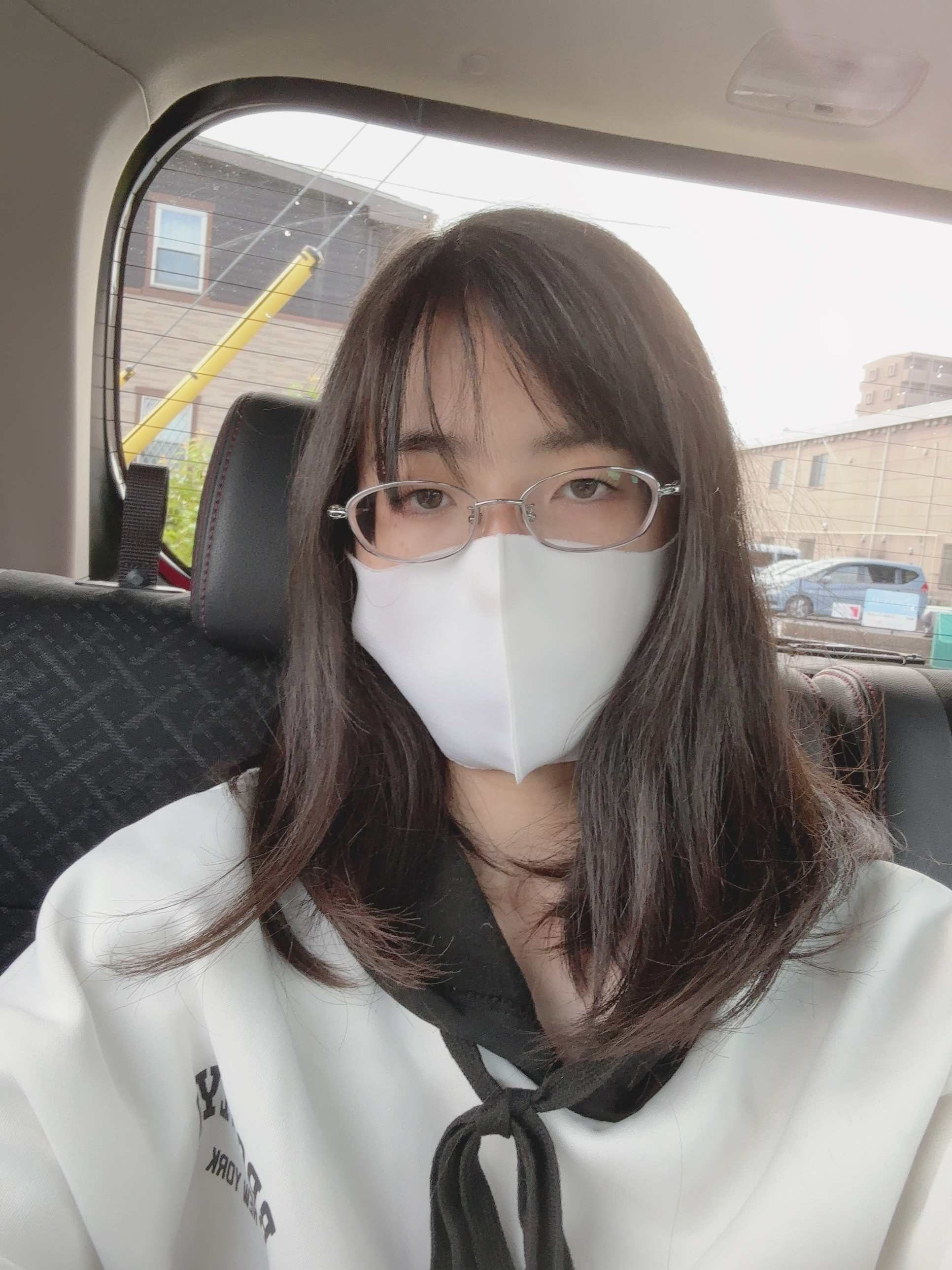 顔出しほぼNGです。