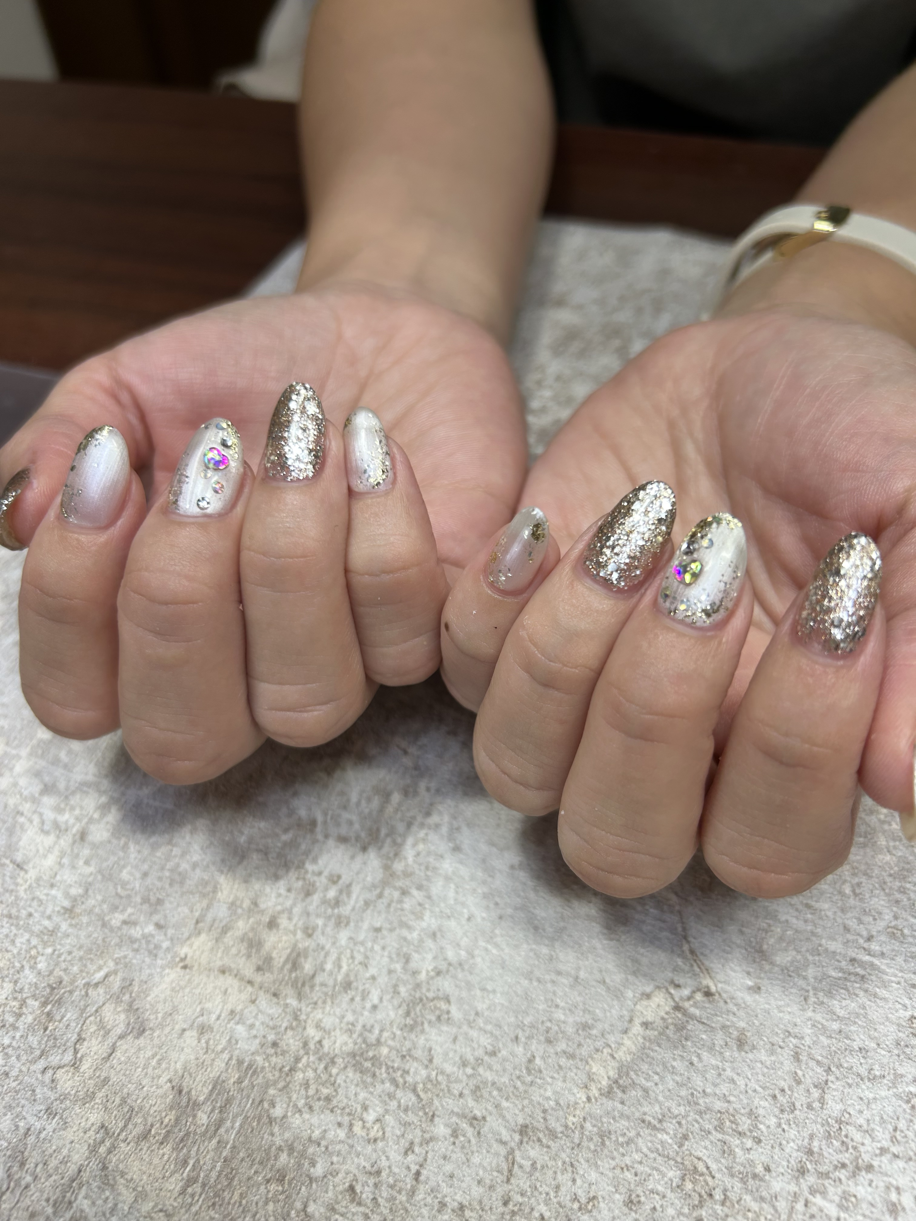 にゅーねいる??