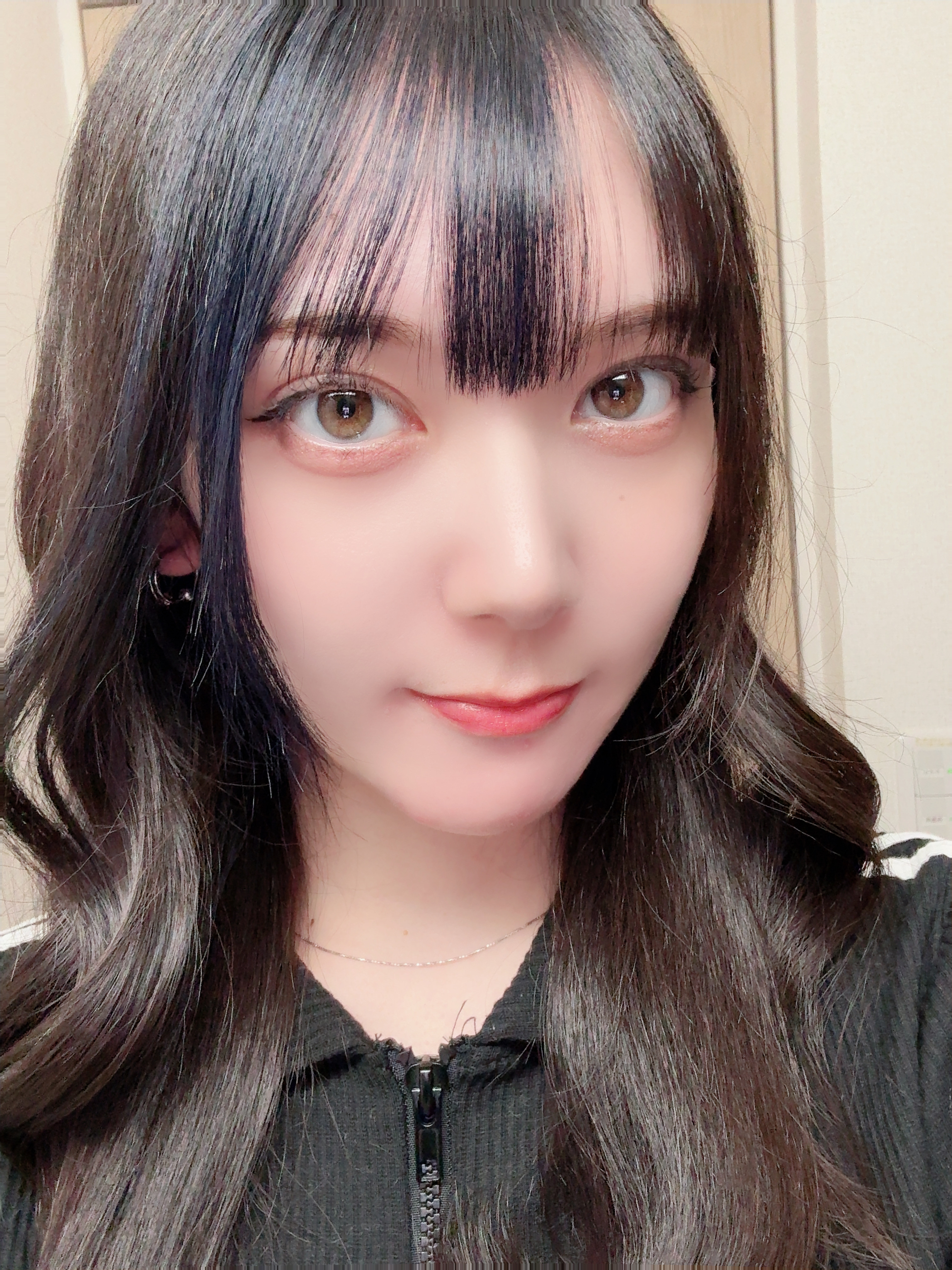 髪色変えました??