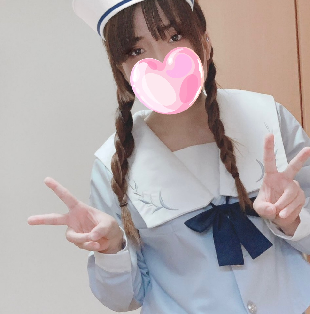 制服なぎさです