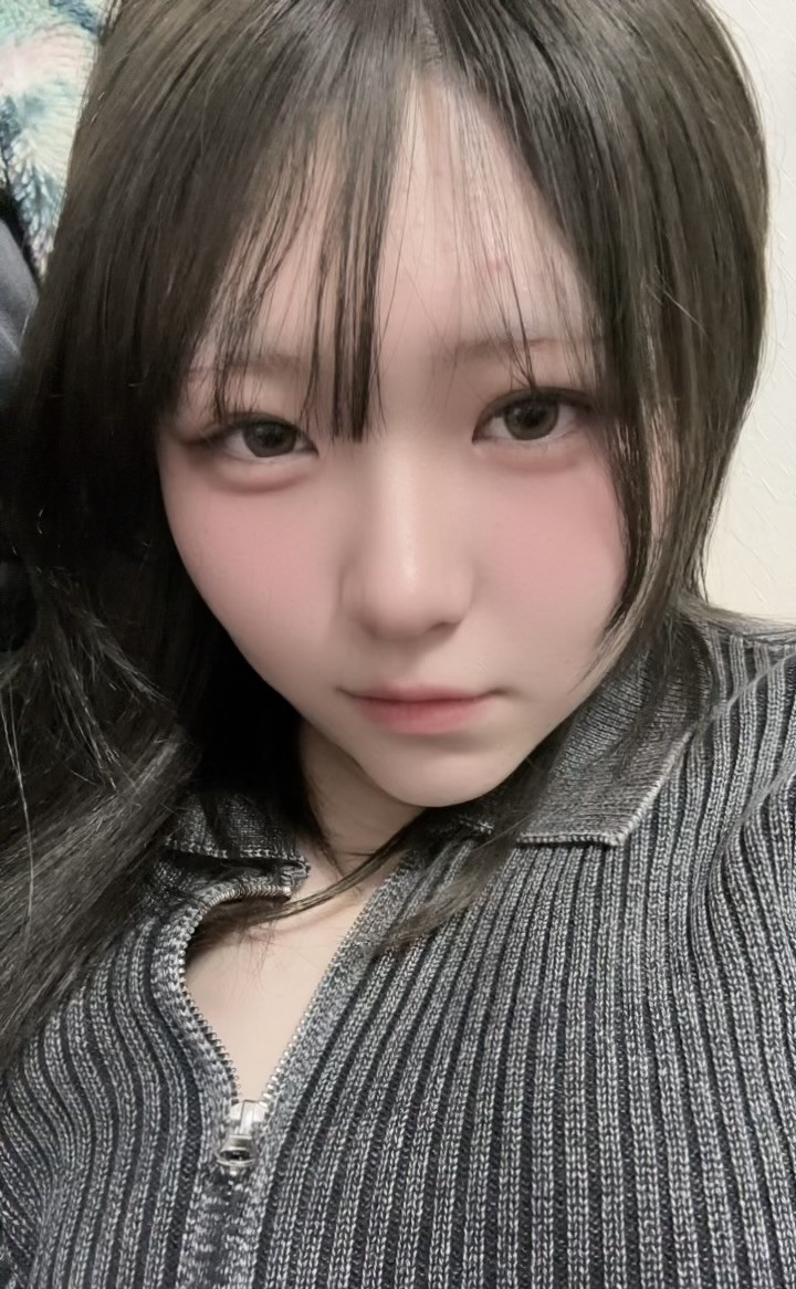 寝転がってパシャリ