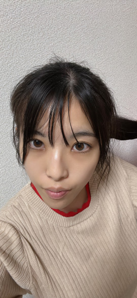今日はポニーテールにしました