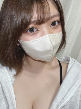 パジャマで初めての配信?