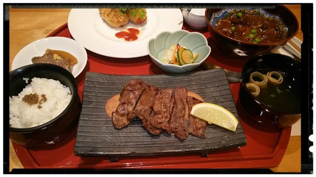 牛タンタン