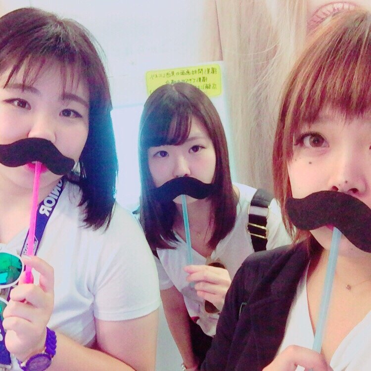 友達と！