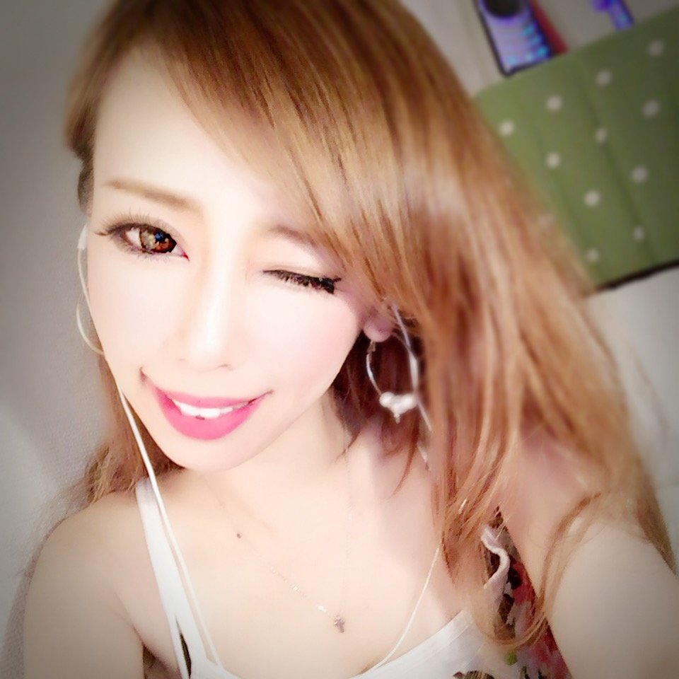 寝れないの。。。