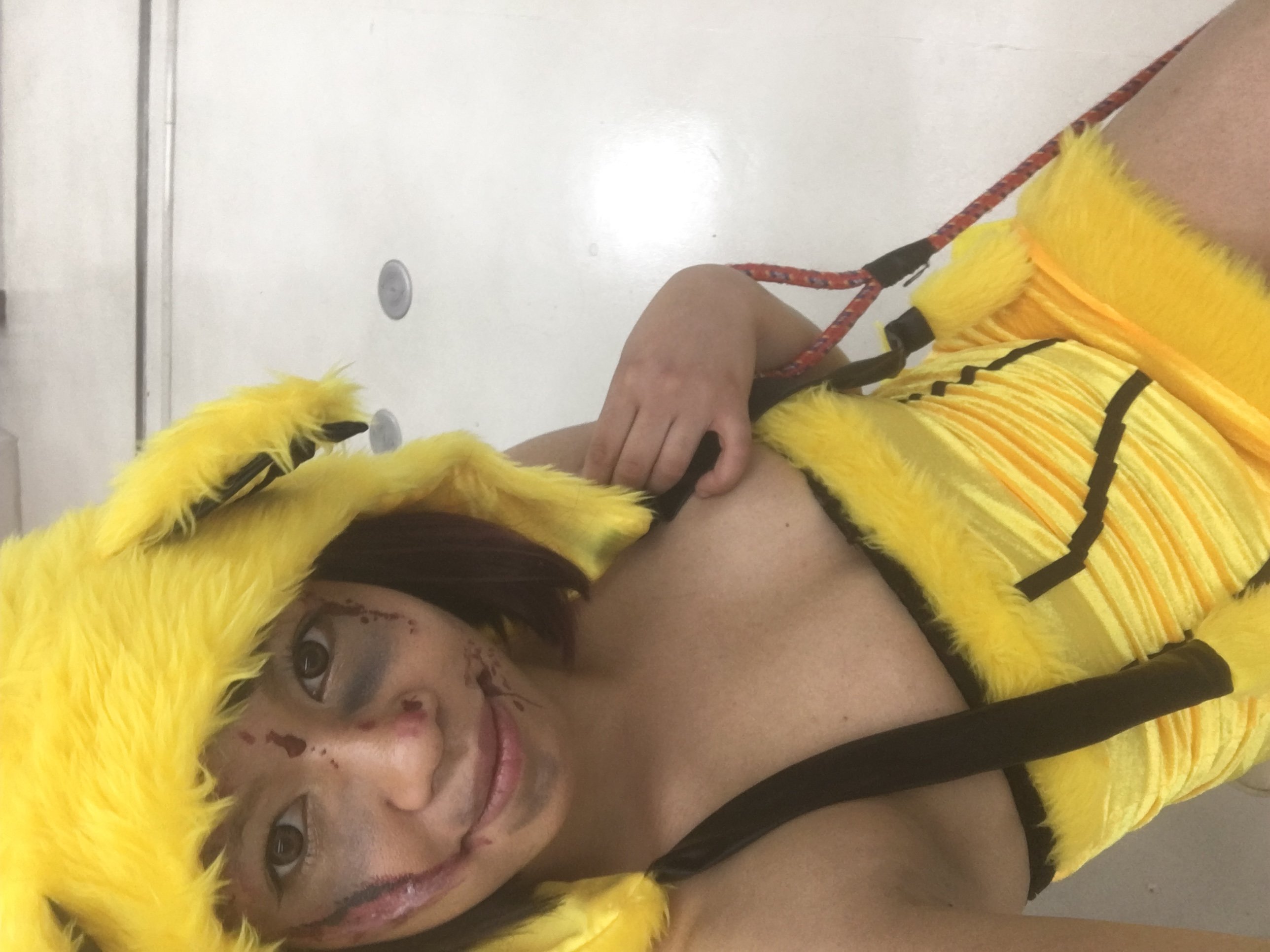 ハロウィン！セクシーピカチュウ٩(ˊᗜˋ