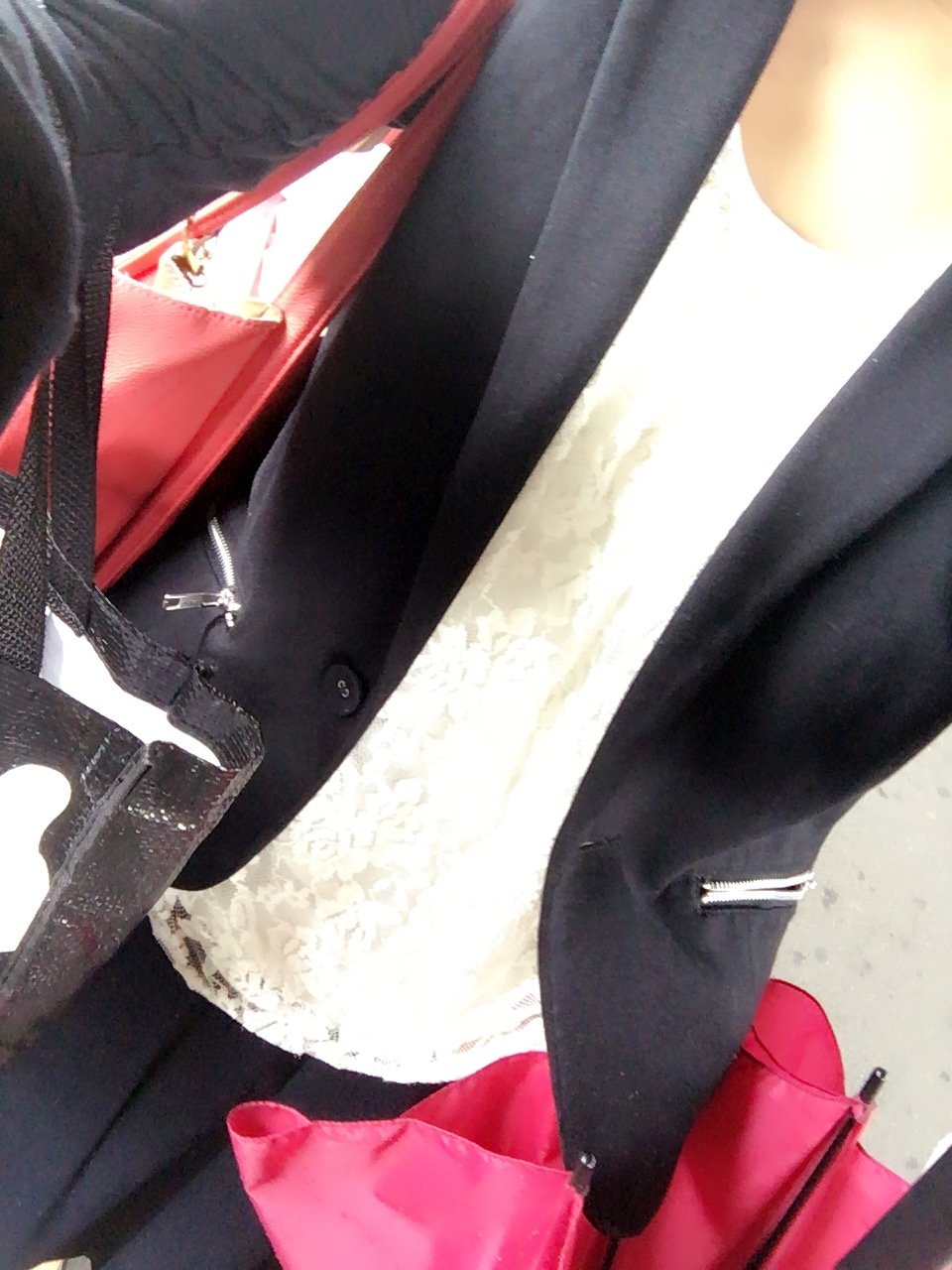 雨だー(>□<;)